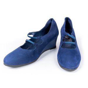 ARCHE Nosyam Nubuck Wedge Pumps